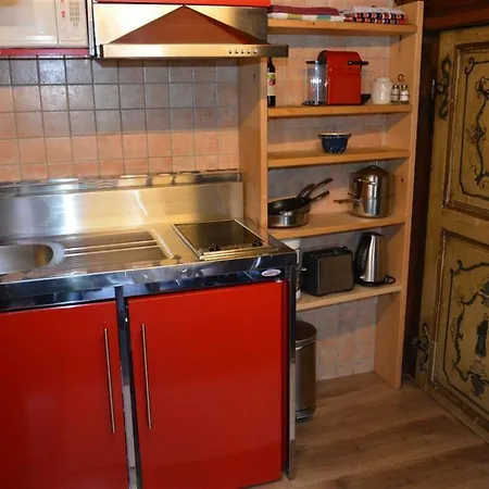 Le Vieux Appartement-fewo- Dusche Oder Bad- Wc 4-bettwohnung By Interhome